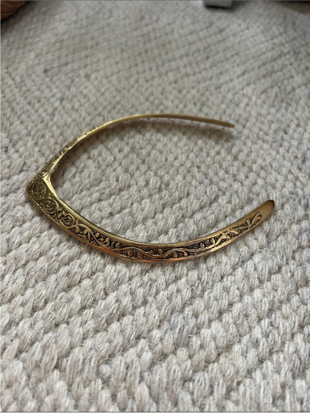 Gold toned choker collar necklace - Picture 3 of 6